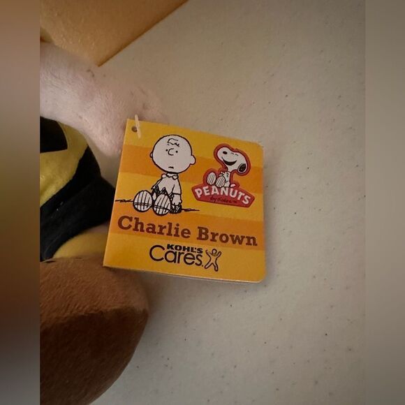 Charlie Brown stuffed toy - Picture 4 of 4